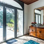 Buganvilia Garden & Private Pool Apartman